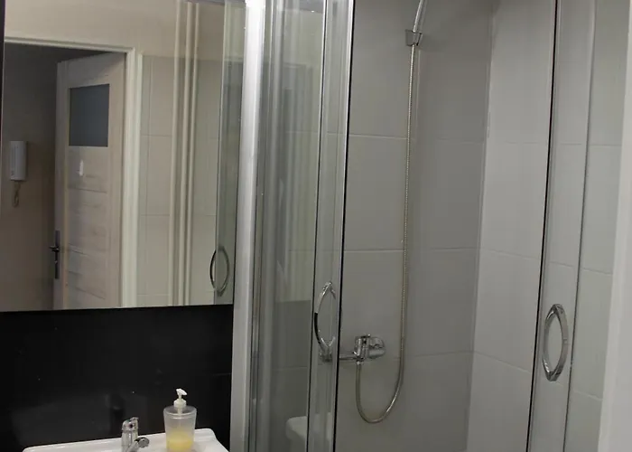 Q Centrum Z Garazem Apartman *